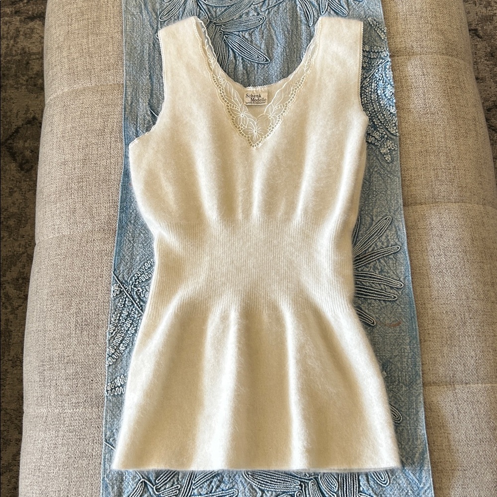 SCHENK MODELLE SILKY -TOUCH  LACE TRIM ANGORA  TOP/VEST MADE IN GERMANY SZ S - Picture 4 of 14